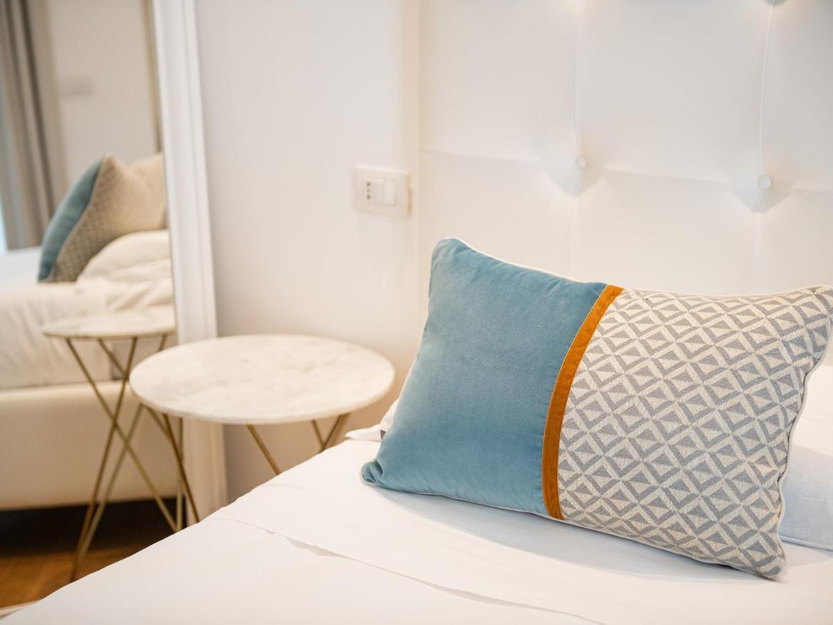 Pley Boutique Del Centro Hotel Каляри Екстериор снимка