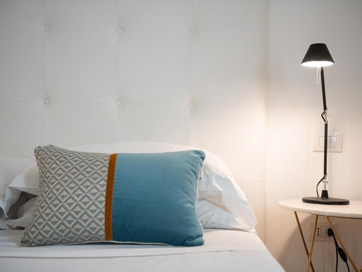 Pley Boutique Del Centro Hotel Каляри Екстериор снимка