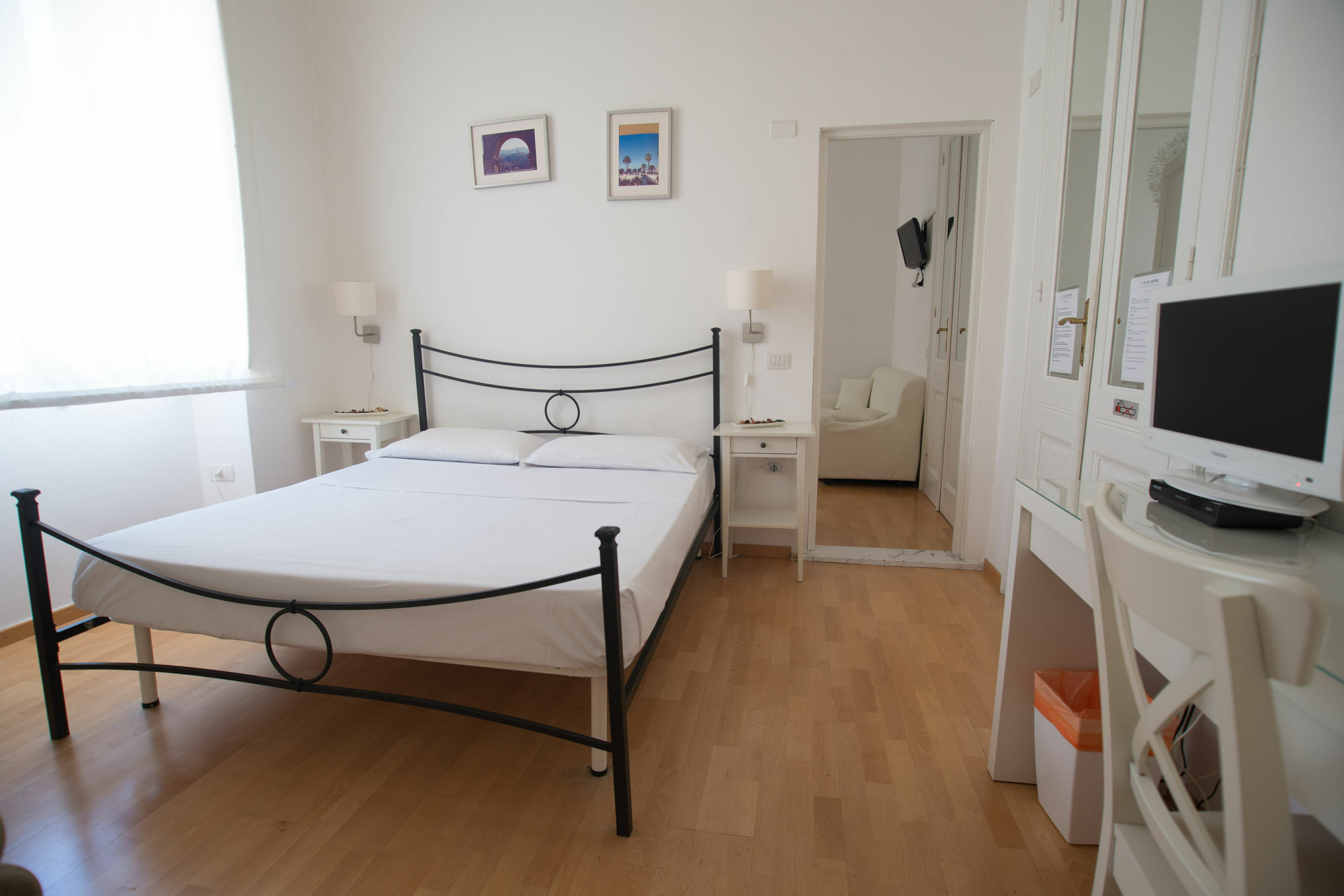 Pley Boutique Del Centro Hotel Каляри Екстериор снимка